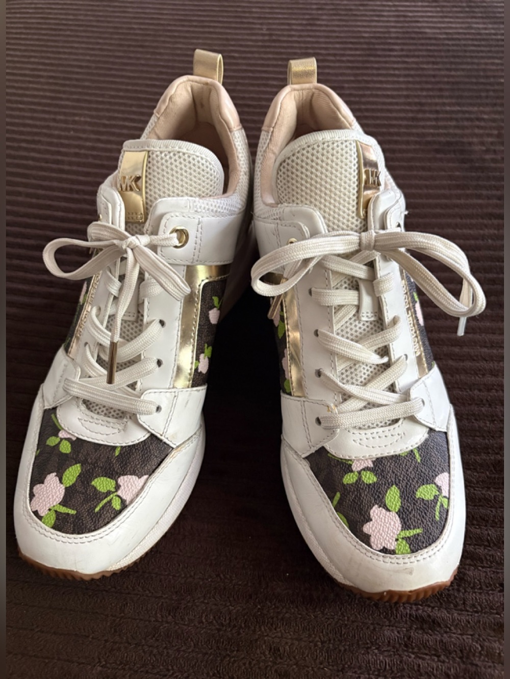 Michael Kors Cream and BryFloral Leather Sneakers with Gold Accents Size 6/1/2